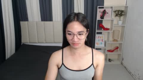 Snapshot of petiteasianmarian chatting on 10.08.25 bigcock Marian online show from 10.08.25