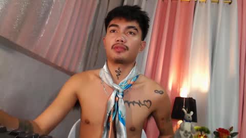 Snapshot of petiteasianx chatting on 02.08.25 Vrin online show from 02.08.25