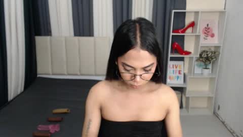 Yukie online show from 10.26.25