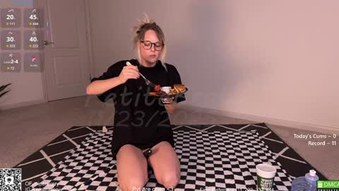 PiperAvery online show from 11.23.25