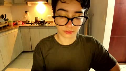 Snapshot of petitee_lunna chatting on 06.08.26 Lunna online show from 06.08.26