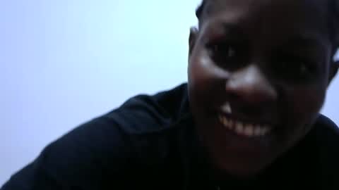petitegirly12 online show from 02.20.25