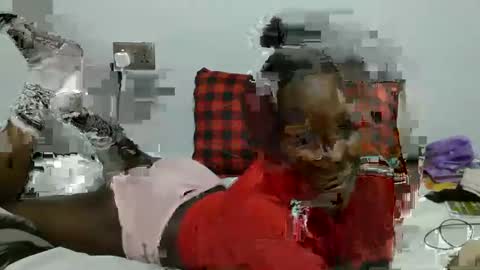 petitegirly12 online show from 03.10.25
