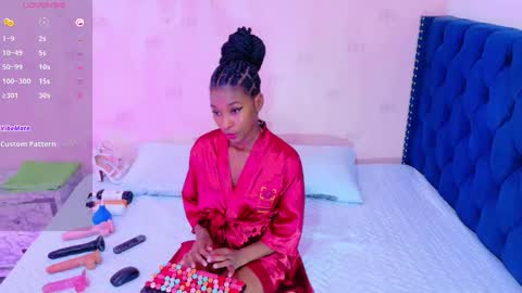 Snapshot of petitelittleebony chatting on 09.27.25 little sharon online show from 09.27.25