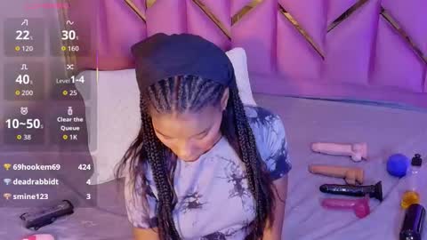 Snapshot of petitelittleebony chatting on 11.08.25 little sharon online show from 11.08.25