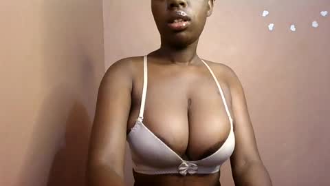 Snapshot of petitemomma76379 chatting on 07.08.26 sexy chocolate online show from 07.08.26