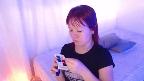 Snapshot of petiteredhair chatting on 10.25.25 Santi Danna online show from 10.25.25