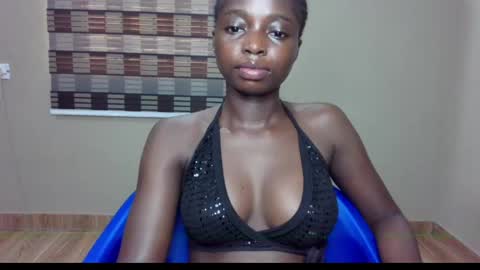 Snapshot of petitexxebony chatting on 06.03.26 petitexxebony online show from 06.03.26