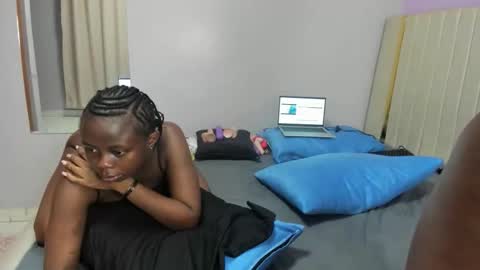 Cayennee online show from 04.08.26