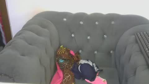 petitpearl online show from 01.25.25