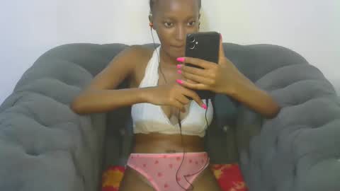 petitpearl online show from 02.14.25