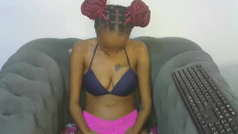 petitpearl online show from 02.22.25