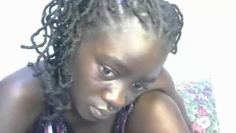 petitte_gyaal online show from 10.19.25