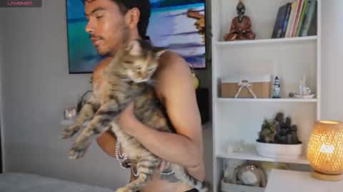 Snapshot of pettercat chatting on 11.06.25 Pettercat online show from 11.06.25