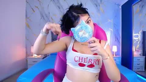 Pettit Courtny online show from 02.27.25