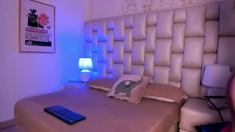 Snapshot of peyton_louise chatting on 11.09.25 Peyton online show from 11.09.25