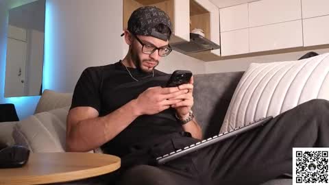 phantom_bigger1 online show from 02.06.26