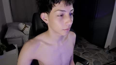 Snapshot of philipe_moonlight_ chatting on 05.25.26 Phil. INDEPENDENT MODEL online show from 05.25.26
