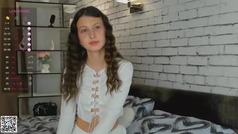 Emilia online show from 02.15.25