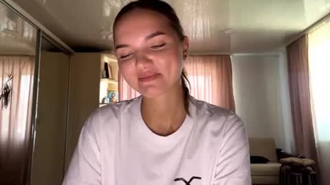 Snapshot of philomenamaurus chatting on 08.04.26 Eva online show from 08.04.26