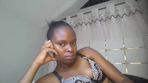 Snapshot of phoebe015 chatting on 02.11.26 phoebe online show from 02.11.26