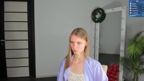Phoebe online show from 12.12.24