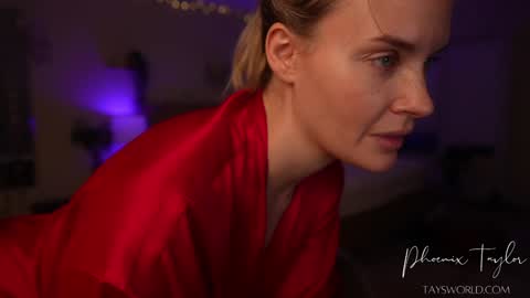 PHOENIX TAYLOR online show from 11.05.25