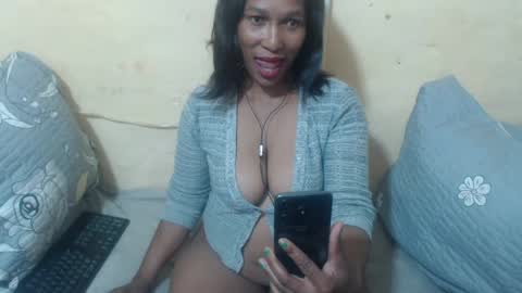 Snapshot of phoenixcandy chatting on 06.18.26 phoenixcandy online show from 06.18.26