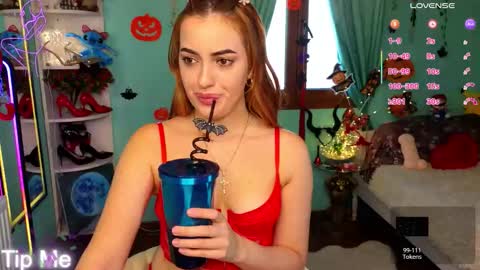 Snapshot of phoenixlunar chatting on 10.22.25 Selena online show from 10.22.25