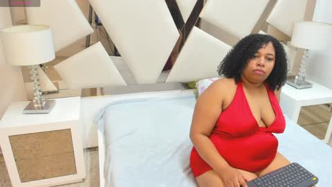 Snapshot of phyllisdunbar chatting on 04.08.26 phyllisdunbar online show from 04.08.26