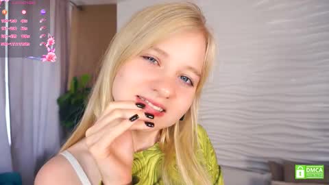 Snapshot of phyllisearney chatting on 09.11.25 Hann G. Jones online show from 09.11.25