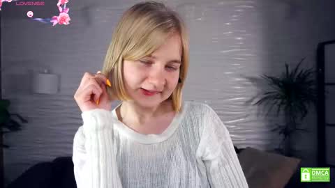 Snapshot of phyllisearney chatting on 10.22.25 Hann G. Jones online show from 10.22.25