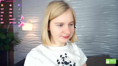 Snapshot of phyllisearney chatting on 11.06.25 Hann G. Jones online show from 11.06.25