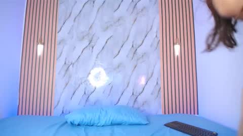 Snapshot of piagelvez_ chatting on 10.13.25 piagelvez_ online show from 10.13.25