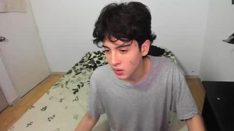 picaszomilos350 online show from 02.24.26