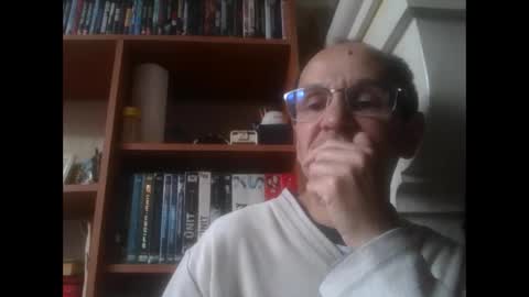 Snapshot of pichoun71 chatting on 02.15.25 pichoun71 online show from 02.15.25