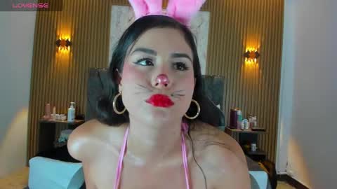 Snapshot of picsis_ chatting on 10.01.25 Your virtual goddess Luna online show from 10.01.25