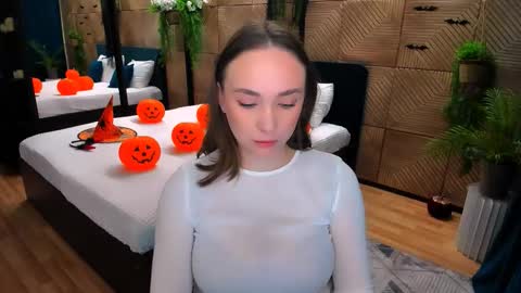 Emelie online show from 11.02.25