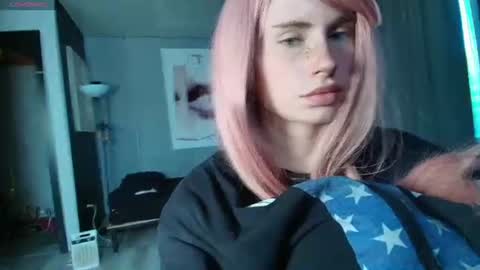 Snapshot of piera_ chatting on 06.19.26 Piera online show from 06.19.26