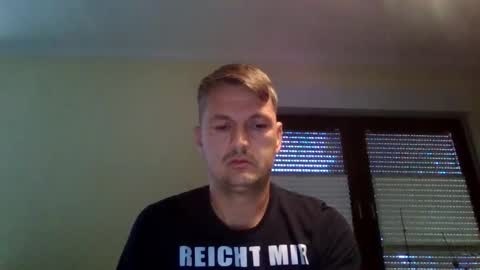 Snapshot of piercingsxxx chatting on 09.11.25 piercingsxxx online show from 09.11.25