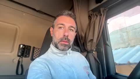 pierotu online show from 10.10.25