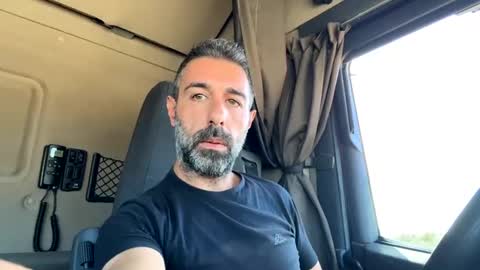 pierotu online show from 10.24.25