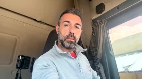 pierotu online show from 11.17.25