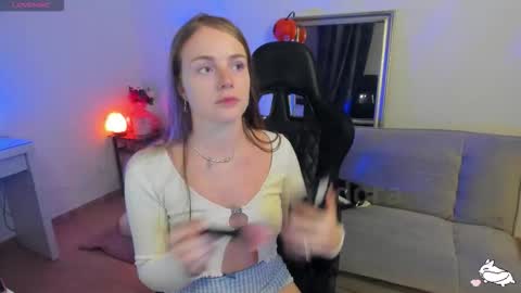 Snapshot of piinkpandora chatting on 10.25.25 PiinkPandora online show from 10.25.25