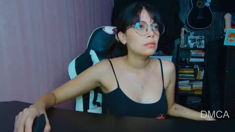 Snapshot of piixiie_d_oll chatting on 09.16.25 Andrea G online show from 09.16.25