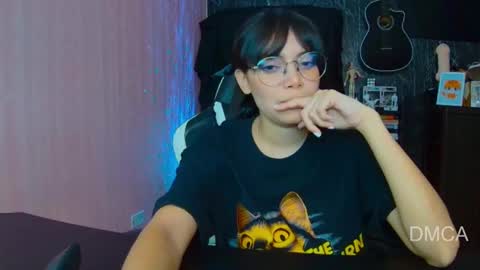 Snapshot of piixiie_d_oll chatting on 10.09.25 Andrea G online show from 10.09.25