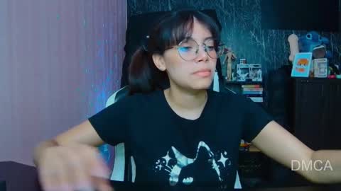 Snapshot of piixiie_d_oll chatting on 10.16.25 Andrea G online show from 10.16.25