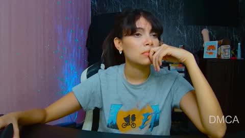 Snapshot of piixiie_d_oll chatting on 10.23.25 Andrea G online show from 10.23.25