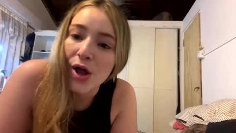 pilimartinez22 online show from 02.08.25