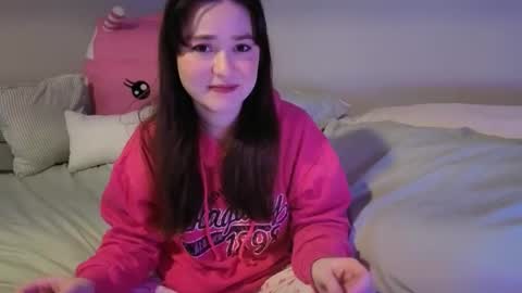Snapshot of pillogoddess chatting on 06.01.26 PilloGoddess online show from 06.01.26